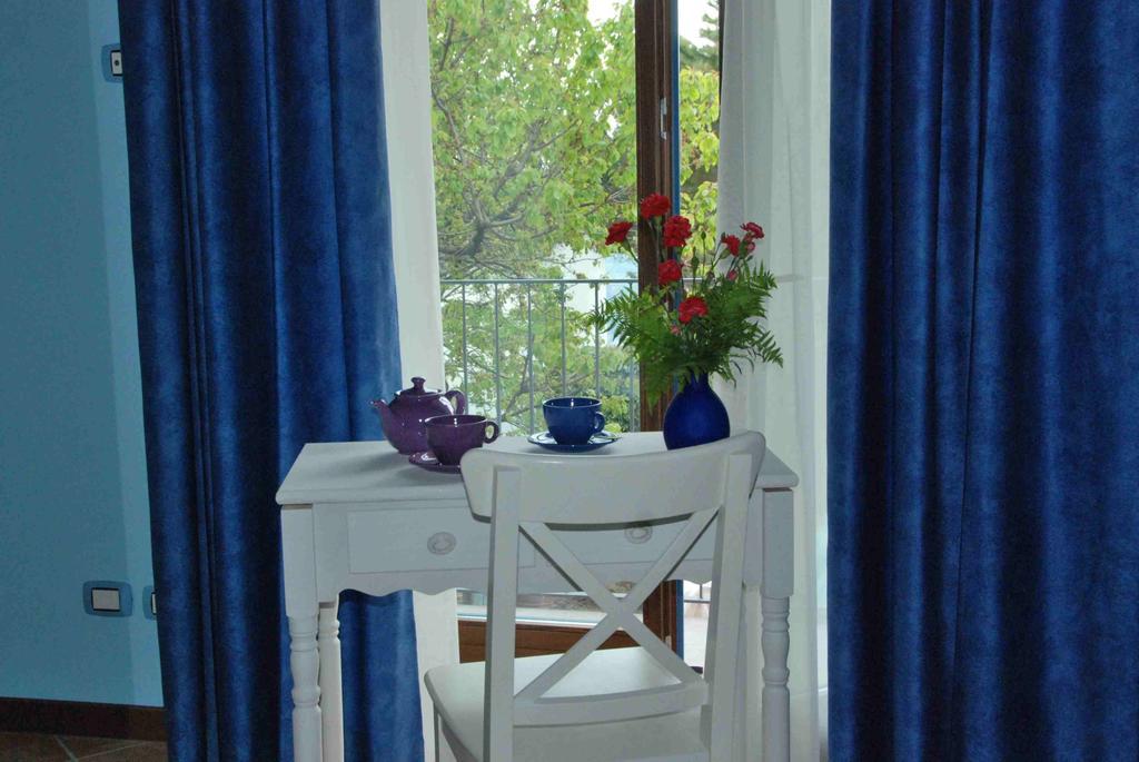 كومو B&B La Casa Di Trizzi الغرفة الصورة